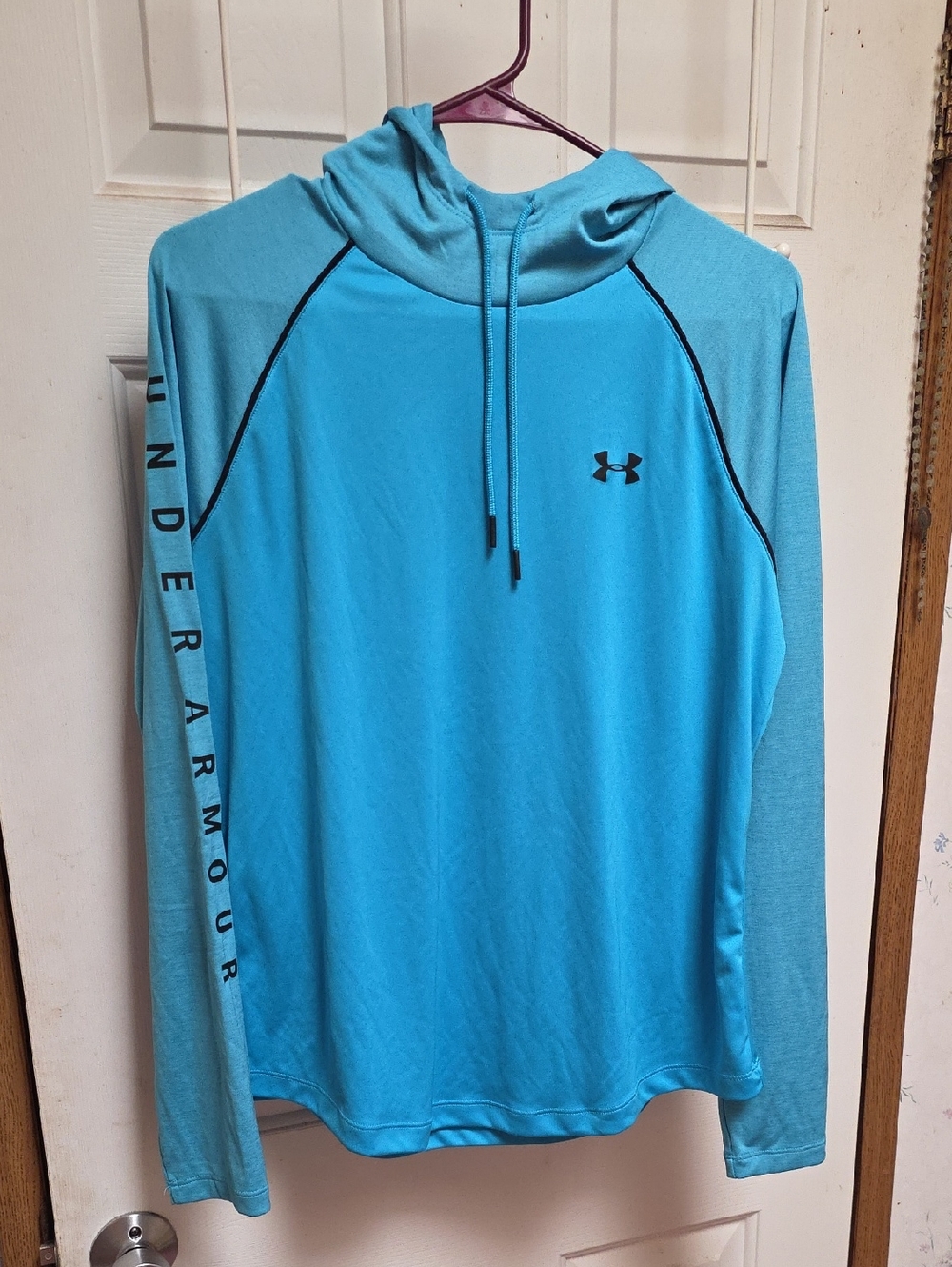 Under Armour Men’s Hooded Long-Sleeve Performance Shirt